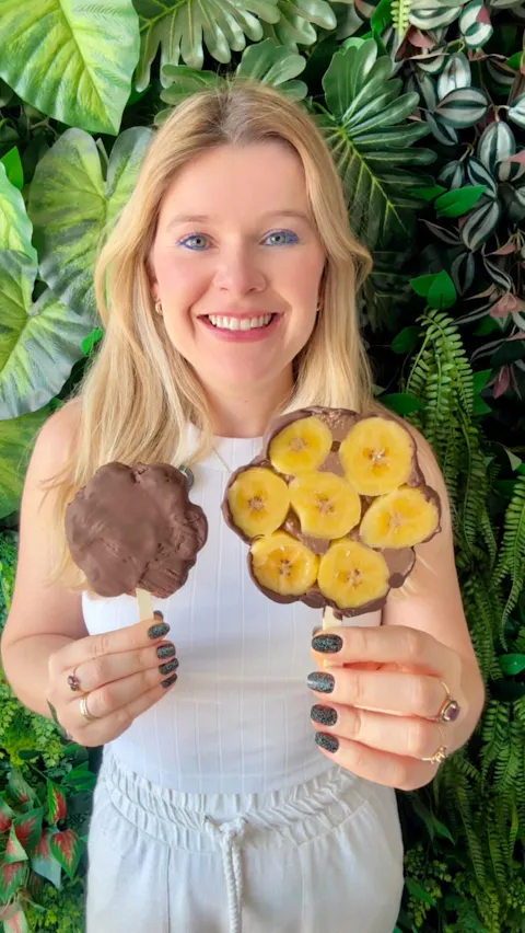 Picolé Cremoso de Banana-da-Terra com Casquinha de Chocolate