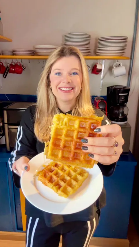 Waffle de Cuscuz com Queijo Meia Cura