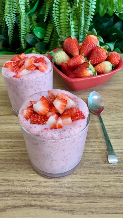 Espuma de Morango com Chia e Whey