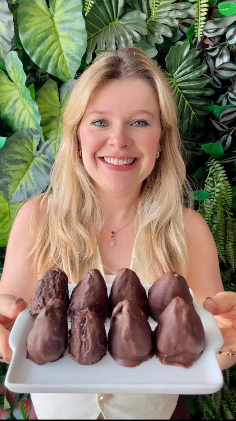Bombom de Morango Gelado com Chocolate