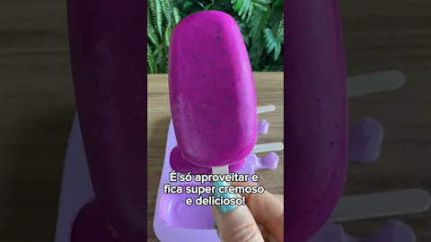 Picolé de Pitaia com Leite Ninho