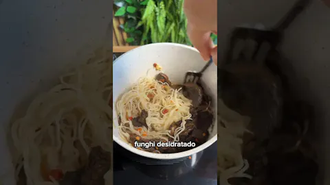 Miojo Saudável de Macarrão de Arroz com Queijo Brie