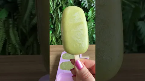 Picolé de Uva Verde com Leite de Coco e Hortelã