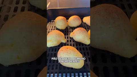 Pão de Queijo de Milho com Três Ingredientes