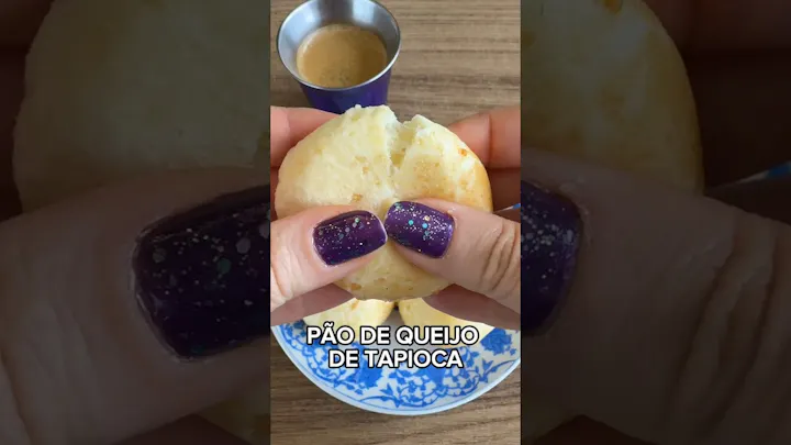 Vídeo: Pão de Queijo de Tapioca com 3 Ingredientes