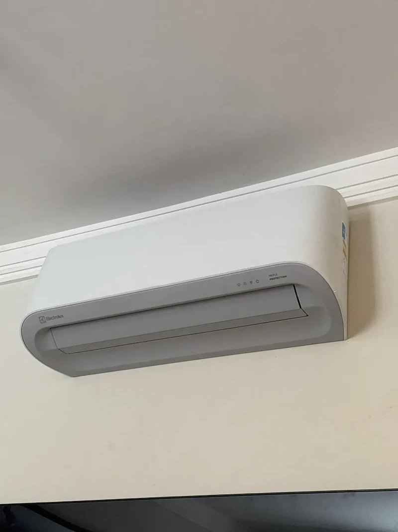 Ar-condicionado Electrolux Split 12.000 Btus Color Adapt Fri Branco