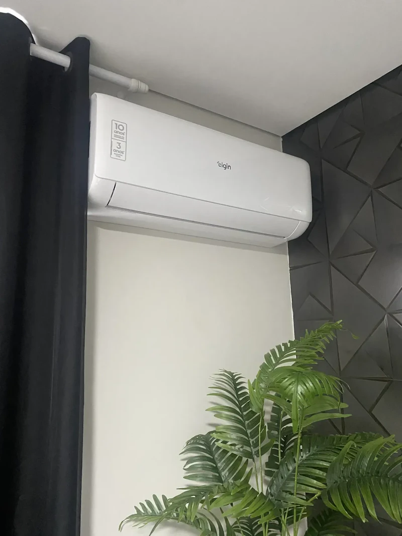 Ar Condicionado High Wall Eco Inverter Iii Wifi 12000 Btus Quente E Frio Elgin — foto 2 de 4