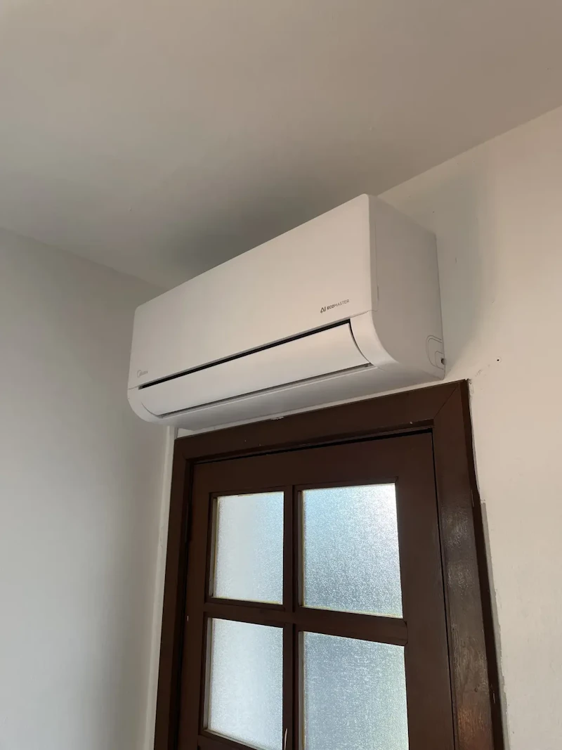 Ar Condicionado Inverter Midea AI Ecomaster 12000 BTUs Quente e Frio WIFI e IA
