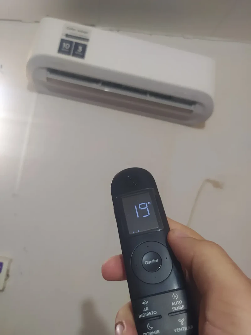 Ar-Condicionado Electrolux Split 9.000 BTUs Color Adapt Frio (UI09F/UE09F